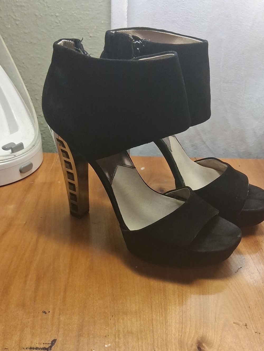 Michael Michael Kors Women’s Black Suede High Heel Ankle Strap Sandals Size 9